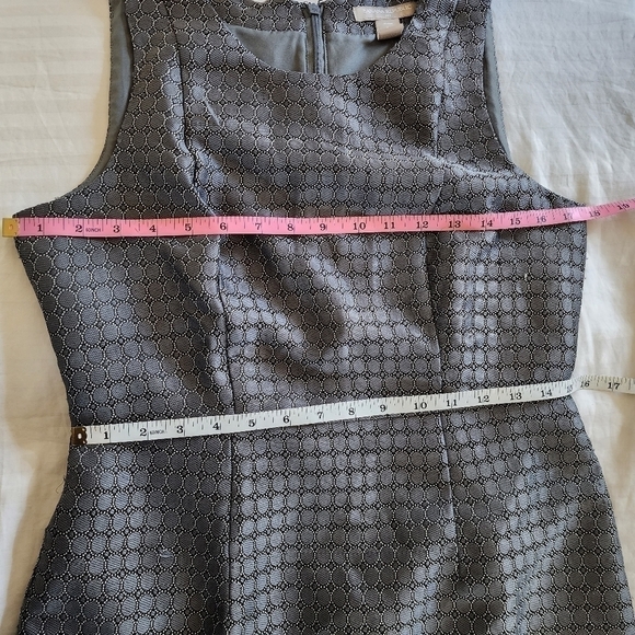 Banana Republic Business Casual Petite dress, with light sheen oval tile pattern - Picture 5 of 6
